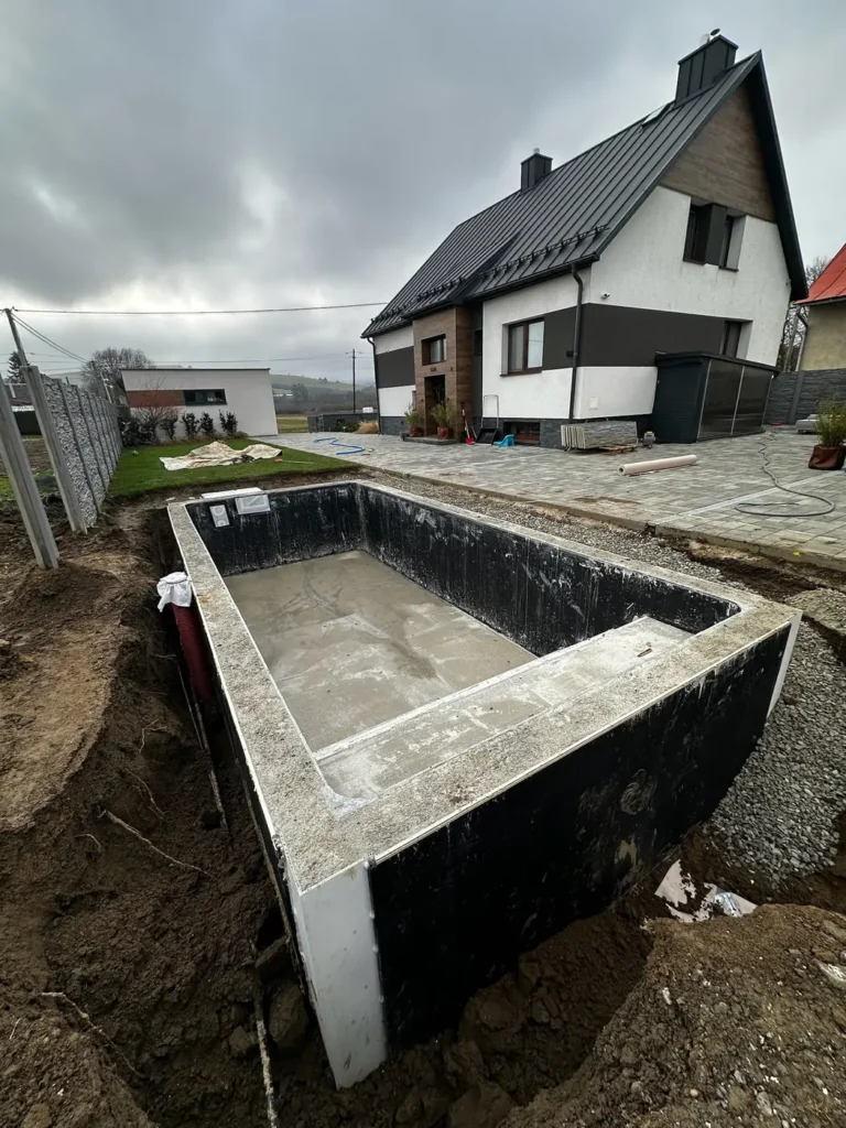 Hotová monolitická konštrukcia bazéna Magiline