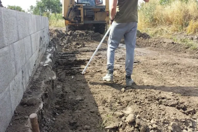 Bazén s kamenným obkladom a technickou šachtou — realizácia bazéna Magiline (1)