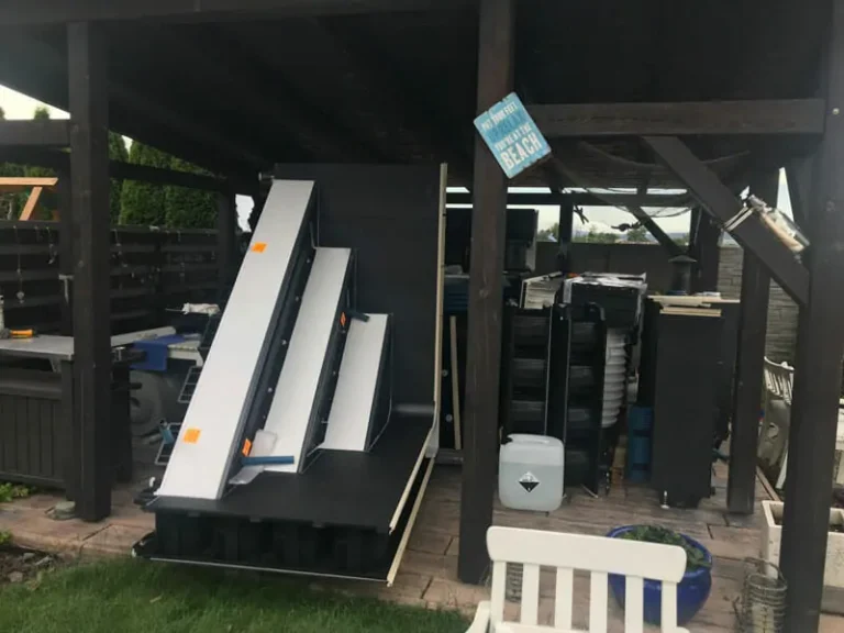 Bazén so schodiskom po celej šírke — realizácia bazéna Magiline (1)